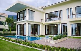 Diamond Bay Golf And Villas